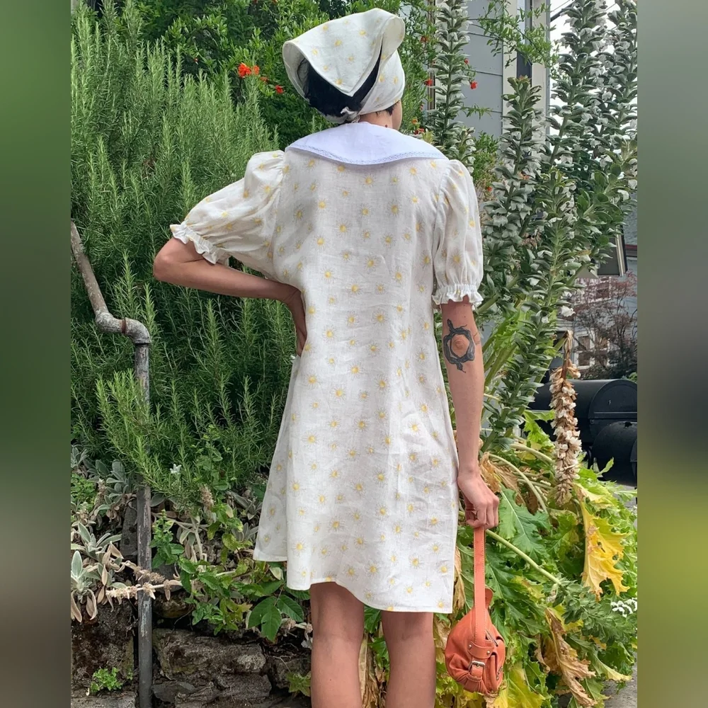 Sleeper Marie 100% linen daisy print mini dress, small - Picture 4 of 15